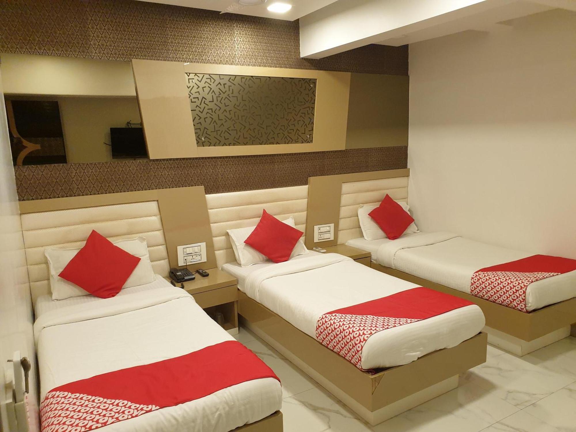 Hotel Gulf Мумбай Екстериор снимка